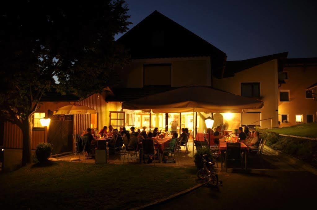 Gasthof-Pension Silvia Haibach ob der Donau Eksteriør billede